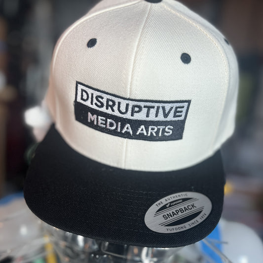 [dNASAb] Flat Bill Snapback – High-Profile Resistance Cap, "Disruptive Media Arts" arsenal [Rockstar Edition]